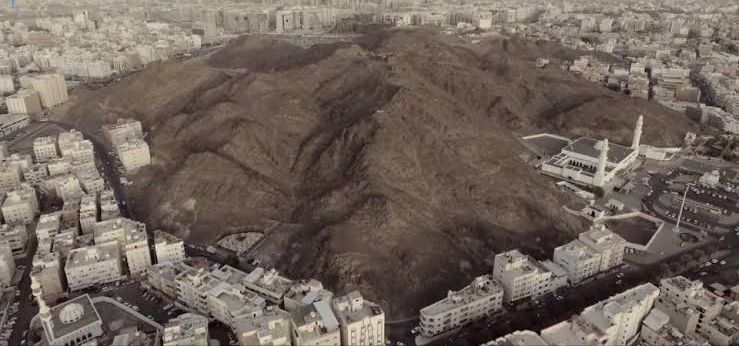 جبال المدينة المنورة مثل أحد وسلع